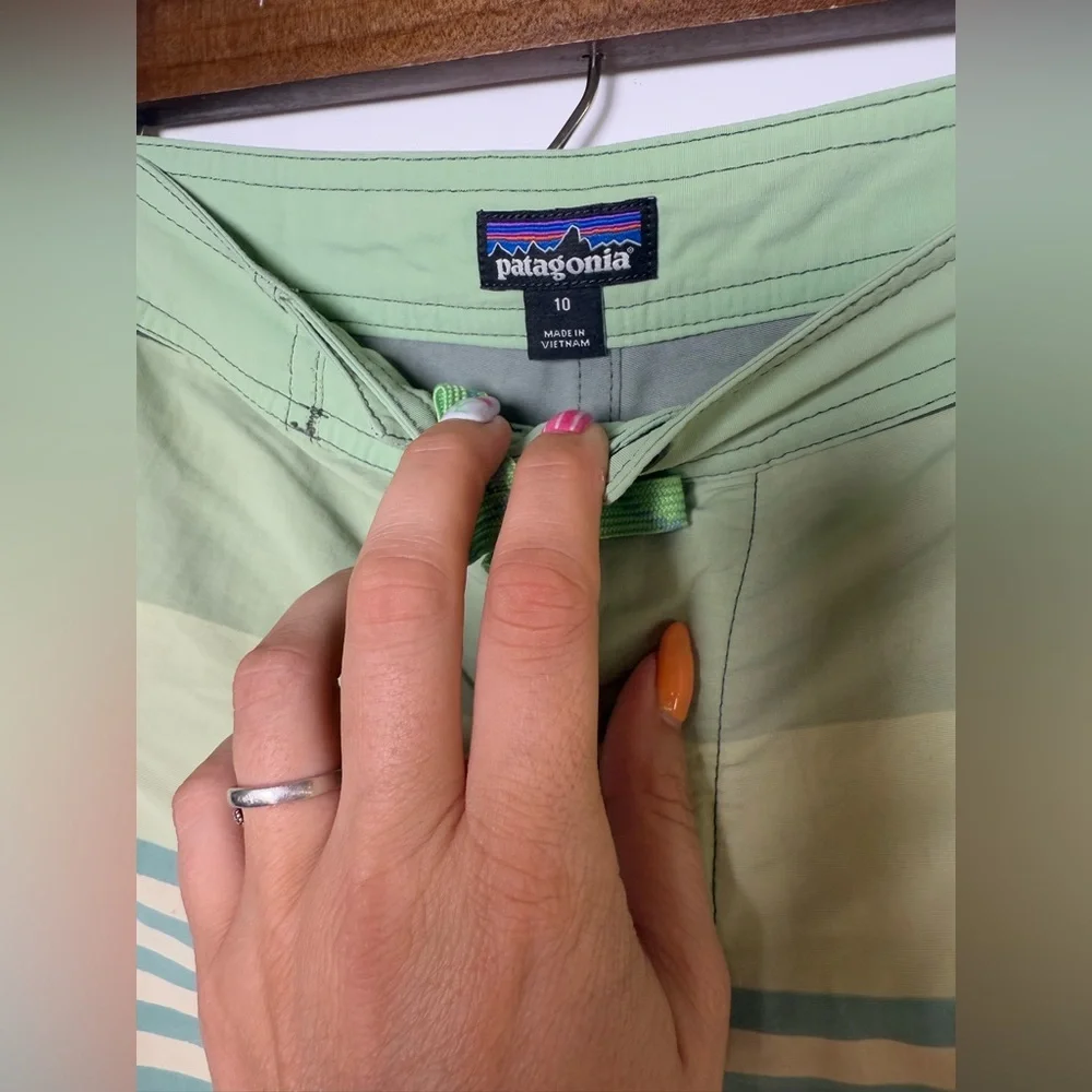 Patagonia‎ Boys Board Shorts Green Stripe Surf Skate Beachcore Y2K- Size 10